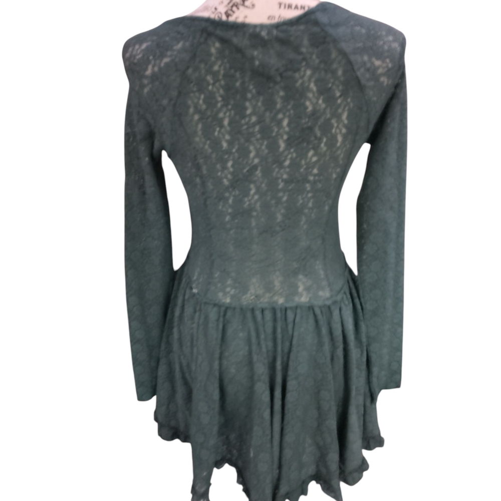 Chic Long Sleeve Lace Dress in Forest Green - Picture 4 of 7